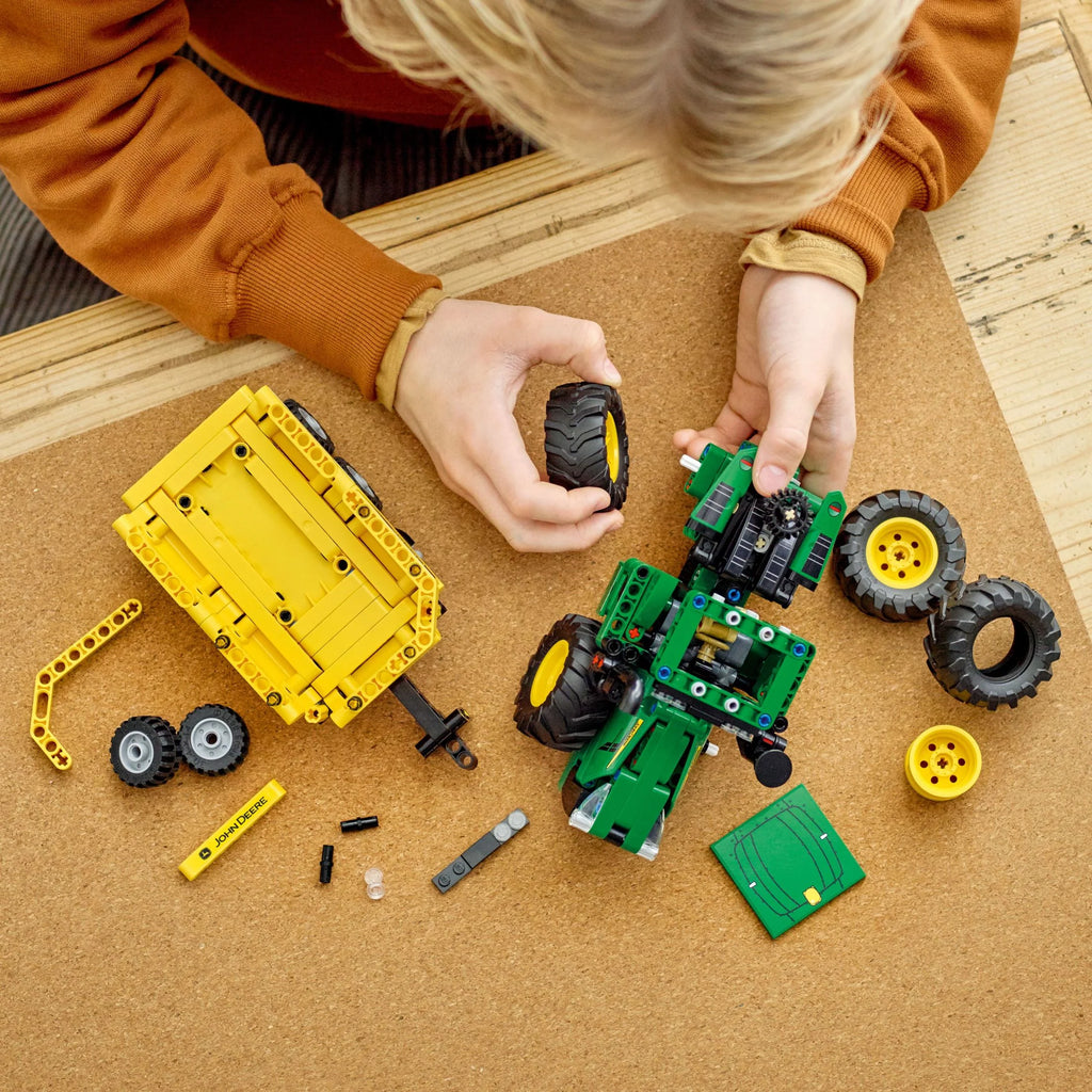 4WD Tractor Toy with Trailer Building Toy Q4901