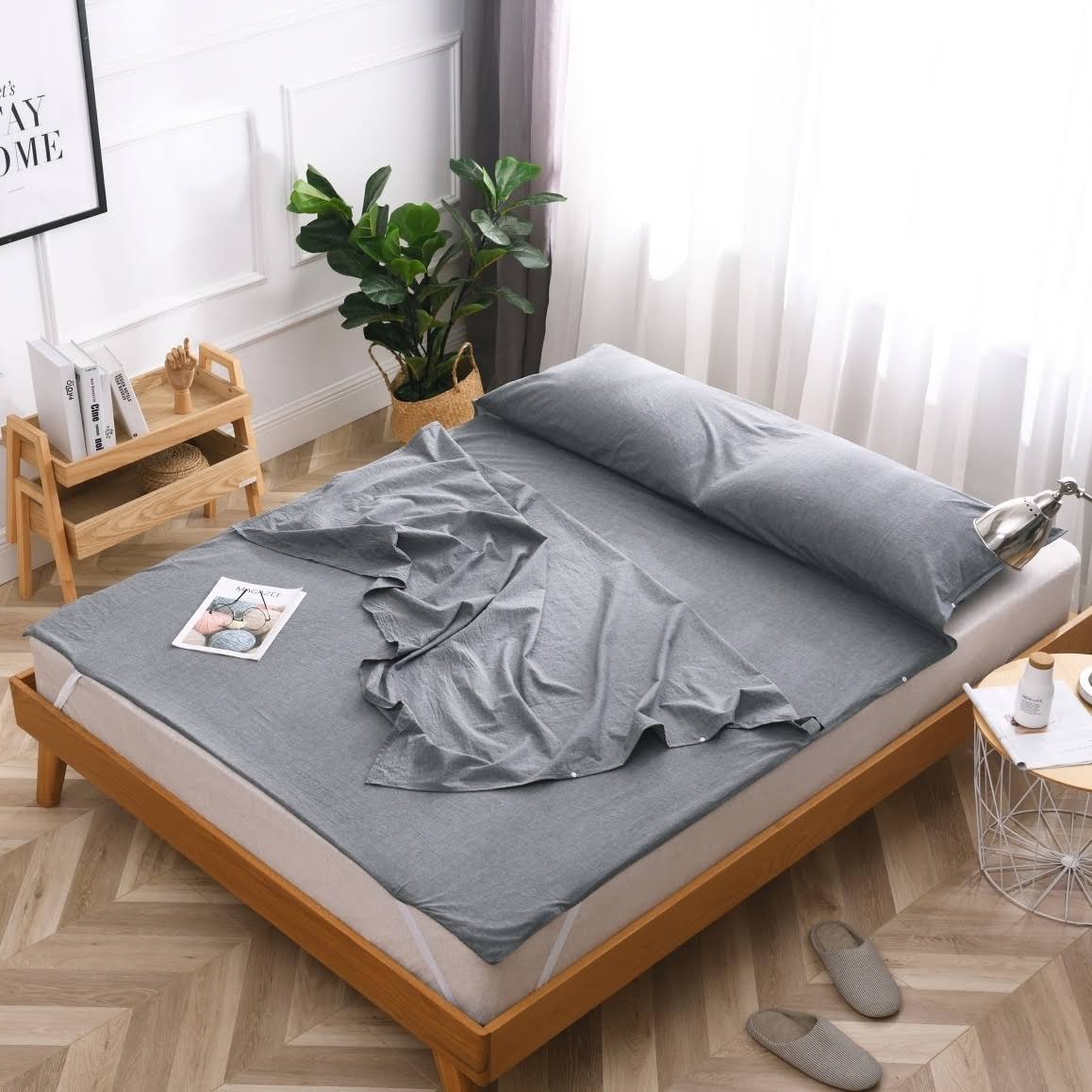 Queen Airbed with Carrying Bag P46912