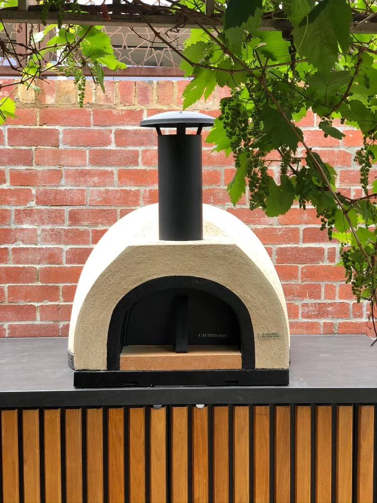 Outdoor Wood Fired Pizza Oven with Black Flue O905