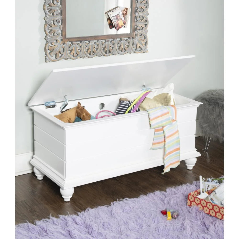 White Wood Cedar Chest V4945